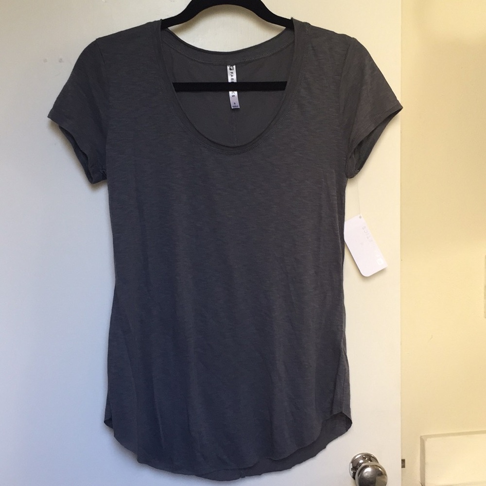 Fabletics Shirttail Hem Tee